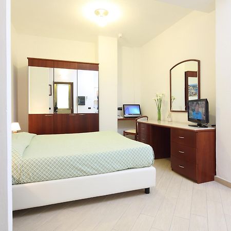 Residence Hotel Kriss Deiva Marina Εξωτερικό φωτογραφία