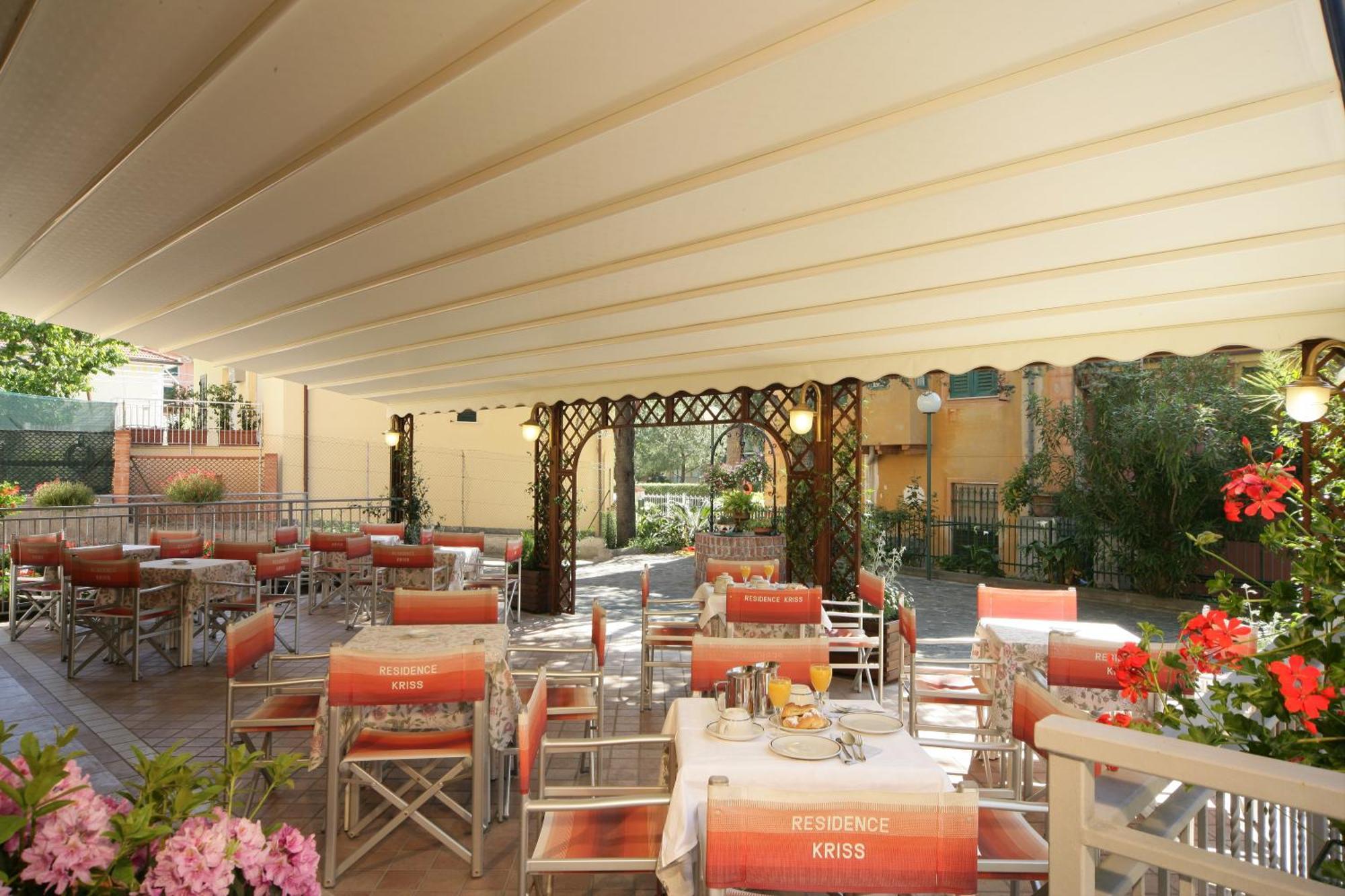 Residence Hotel Kriss Deiva Marina Εξωτερικό φωτογραφία