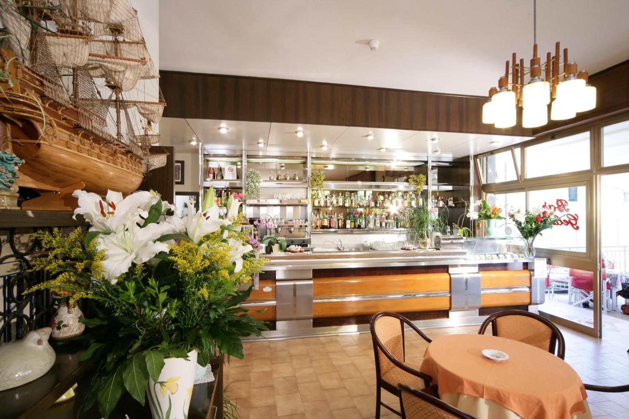 Residence Hotel Kriss Deiva Marina Εξωτερικό φωτογραφία