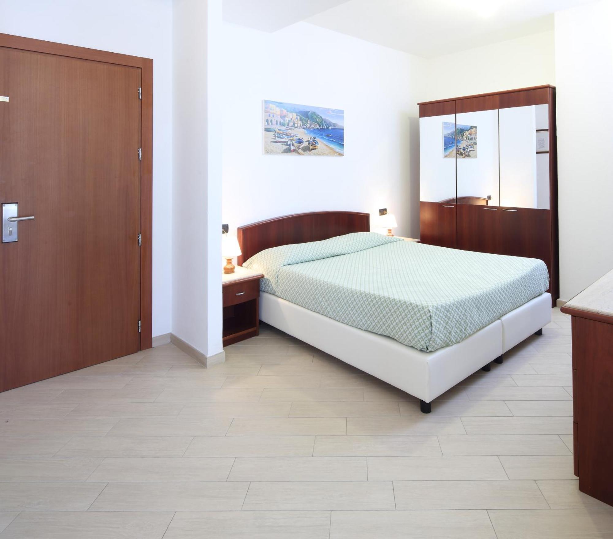 Residence Hotel Kriss Deiva Marina Εξωτερικό φωτογραφία