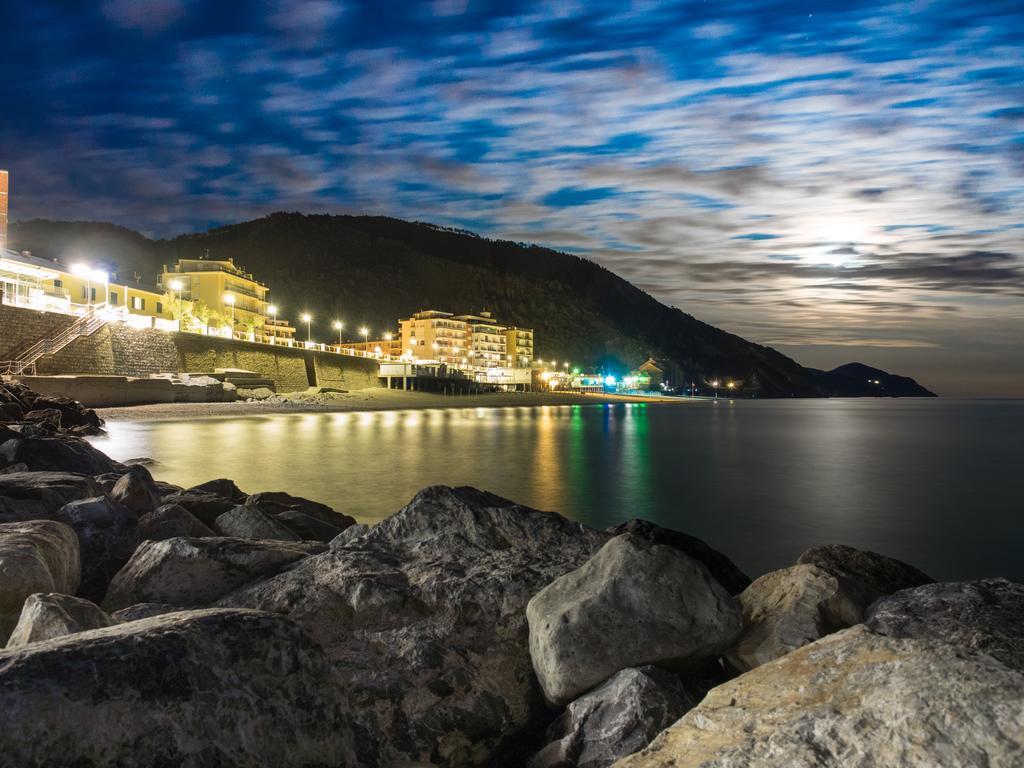 Residence Hotel Kriss Deiva Marina Εξωτερικό φωτογραφία