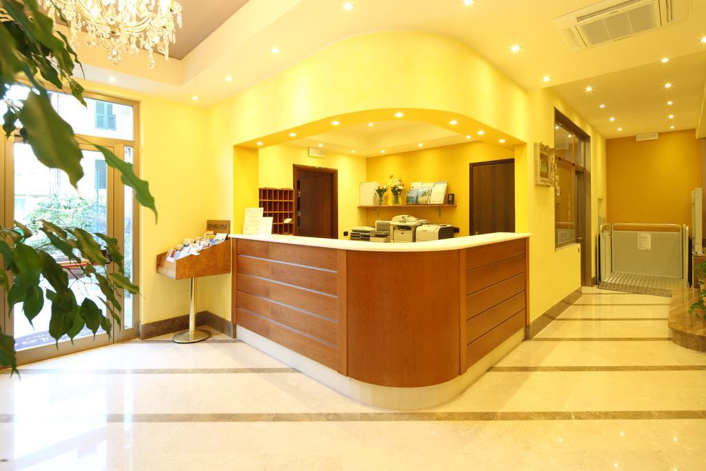 Residence Hotel Kriss Deiva Marina Εξωτερικό φωτογραφία