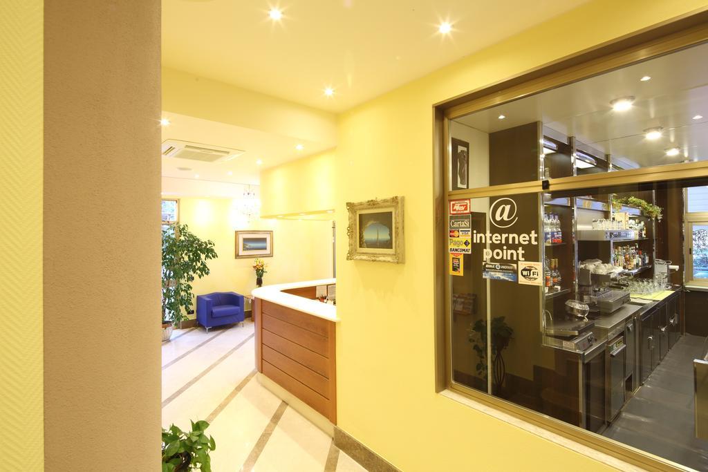 Residence Hotel Kriss Deiva Marina Εξωτερικό φωτογραφία