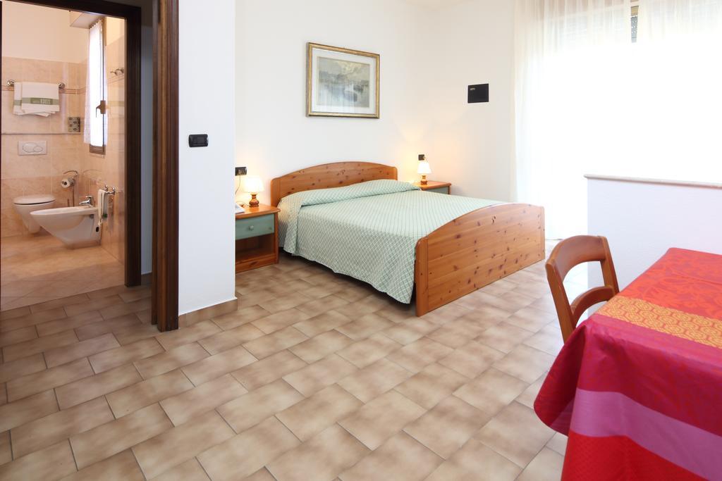 Residence Hotel Kriss Deiva Marina Εξωτερικό φωτογραφία