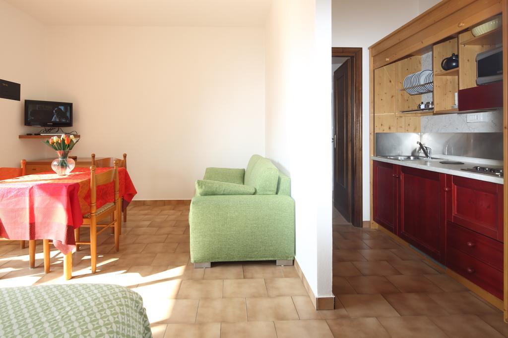 Residence Hotel Kriss Deiva Marina Εξωτερικό φωτογραφία