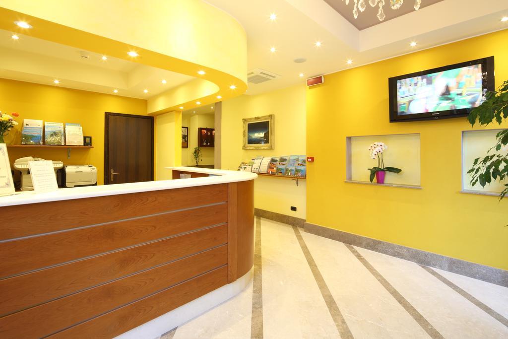 Residence Hotel Kriss Deiva Marina Εξωτερικό φωτογραφία